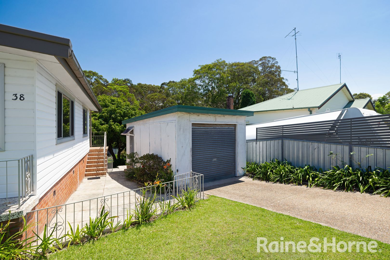 38 Laxton Crescent, Belmont North NSW 2280, Image 1