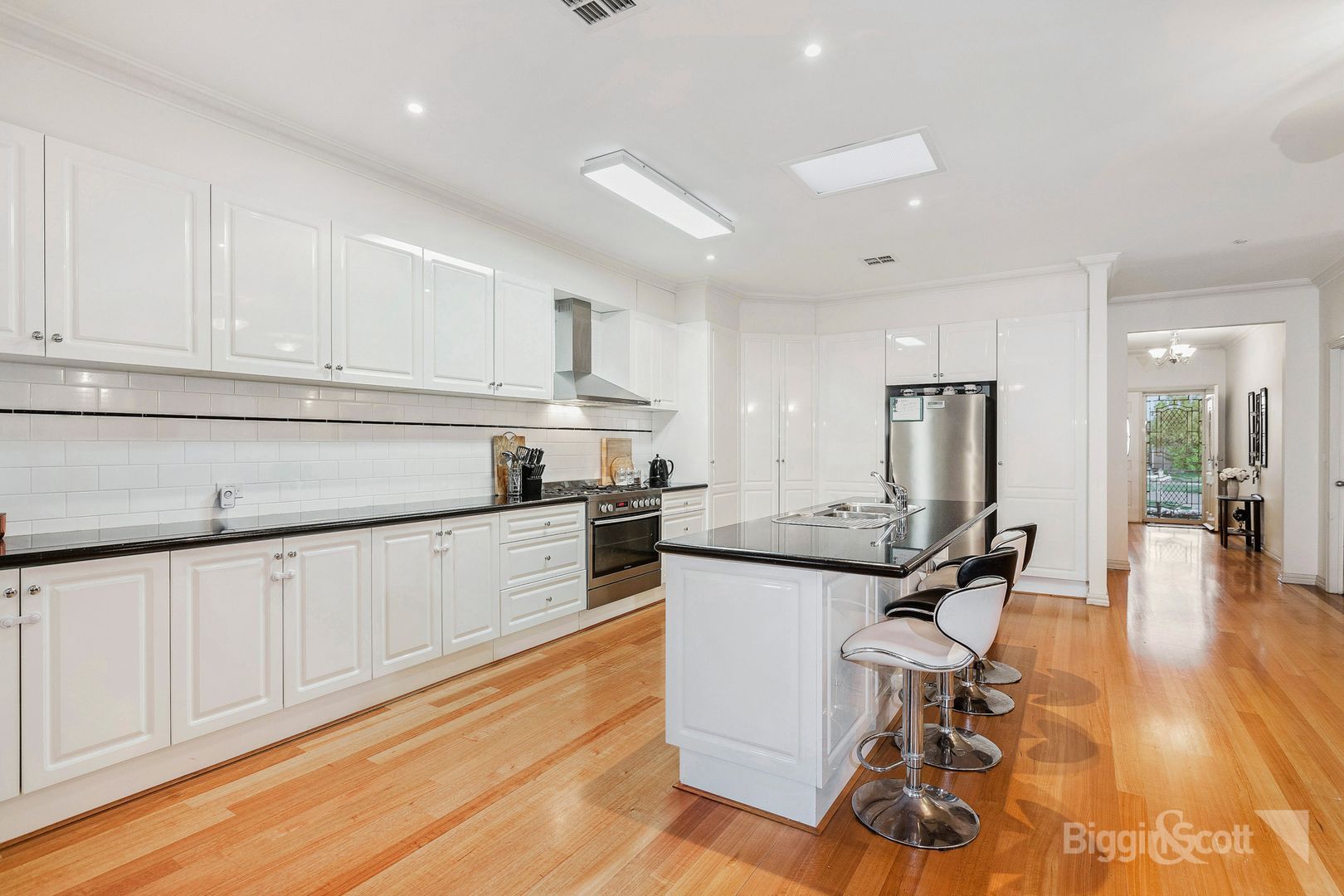 3 bedrooms House in 60 Saltley Street SOUTH KINGSVILLE VIC, 3015