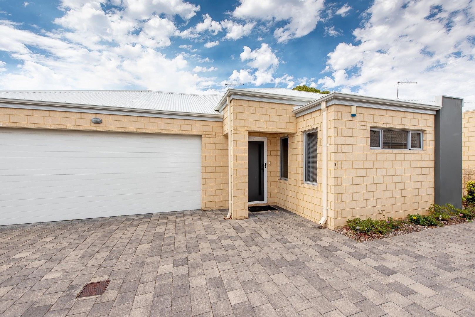 11B Phillips Grove, Innaloo WA 6018, Image 0