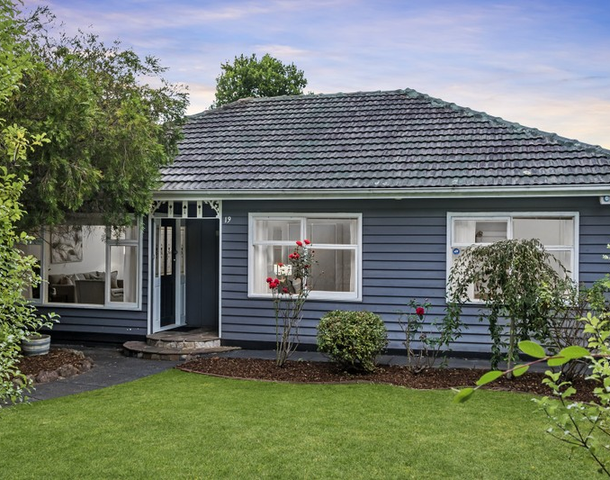 19 Old Lilydale Road, Ringwood East VIC 3135