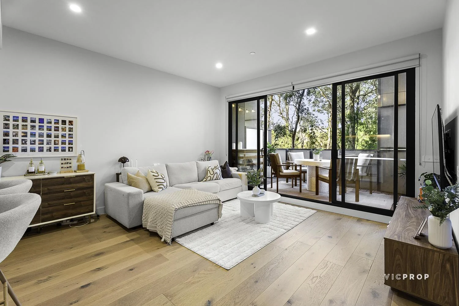 123/210 Reynolds Road, Doncaster East VIC 3109