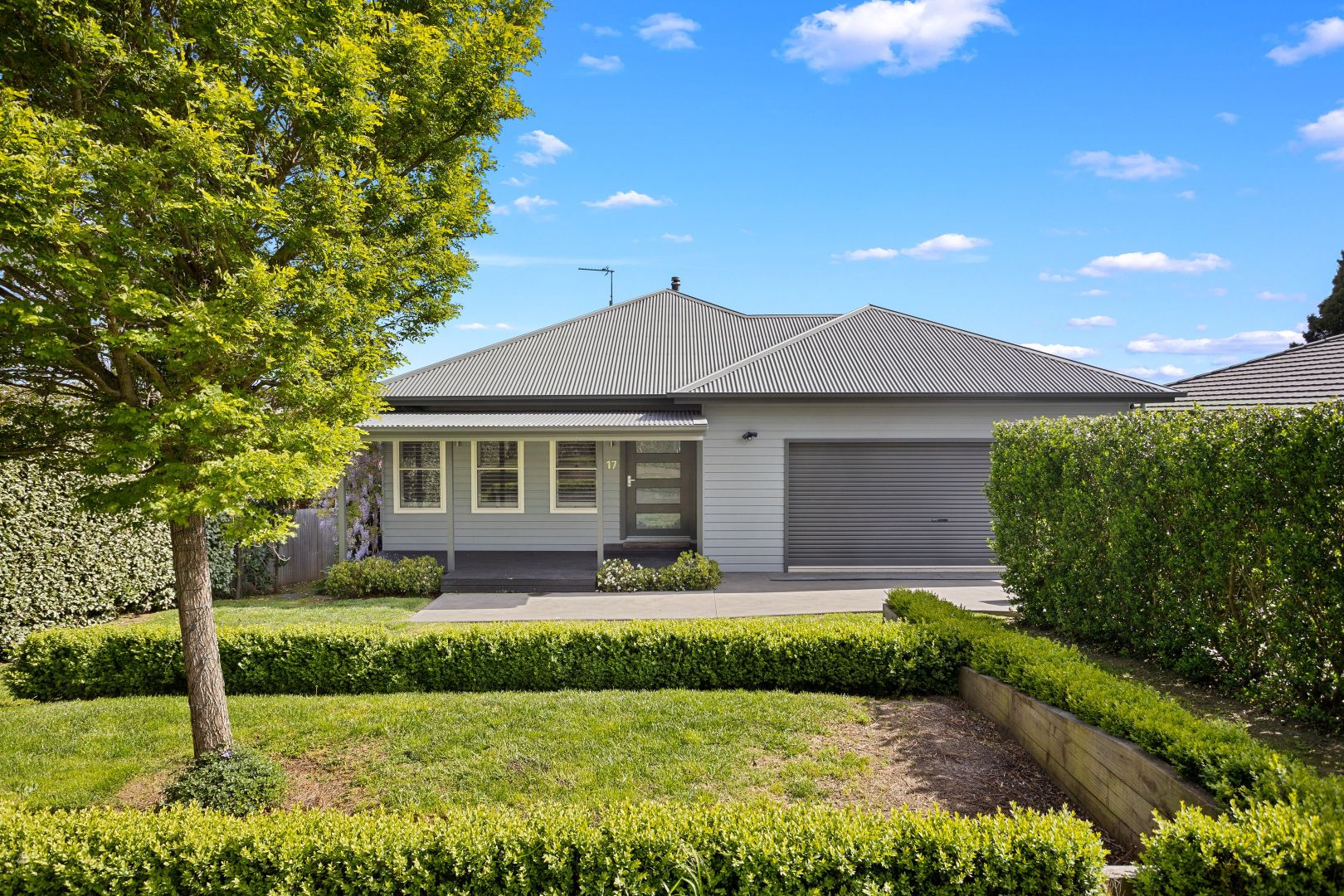 17 Gibbons Road, Moss Vale NSW 2577