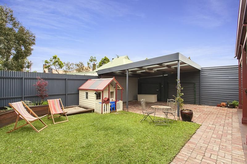 21 Epsom Road, KENSINGTON VIC 3031, Image 2