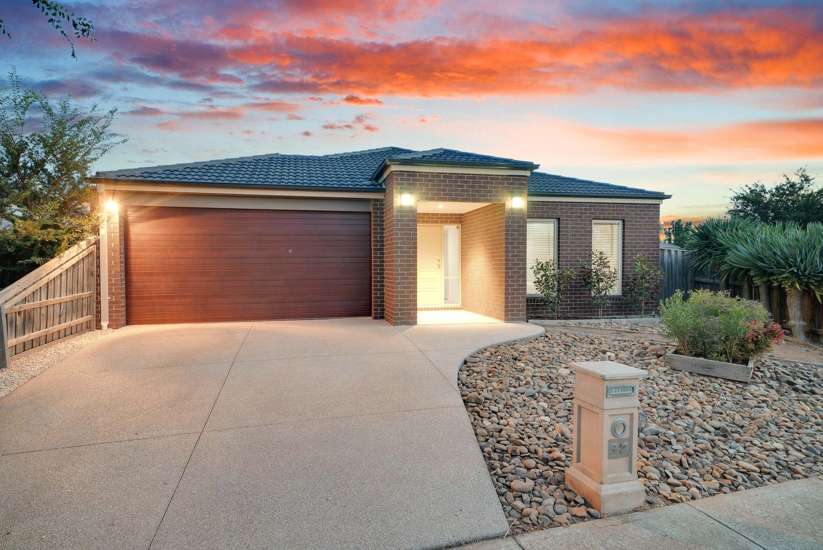 4 bedrooms House in 37 Tamar Avenue POINT COOK VIC, 3030