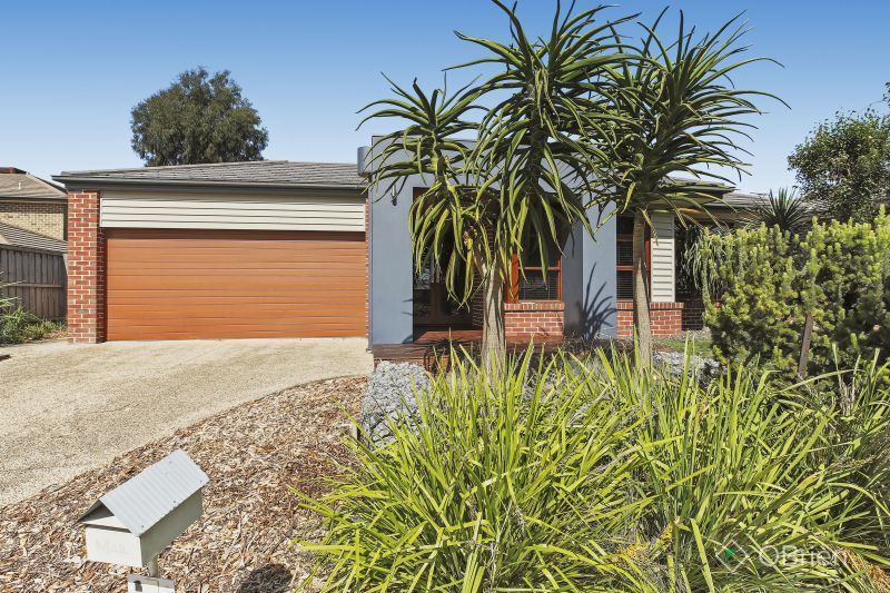4 bedrooms House in 14 Skyline Way BERWICK VIC, 3806