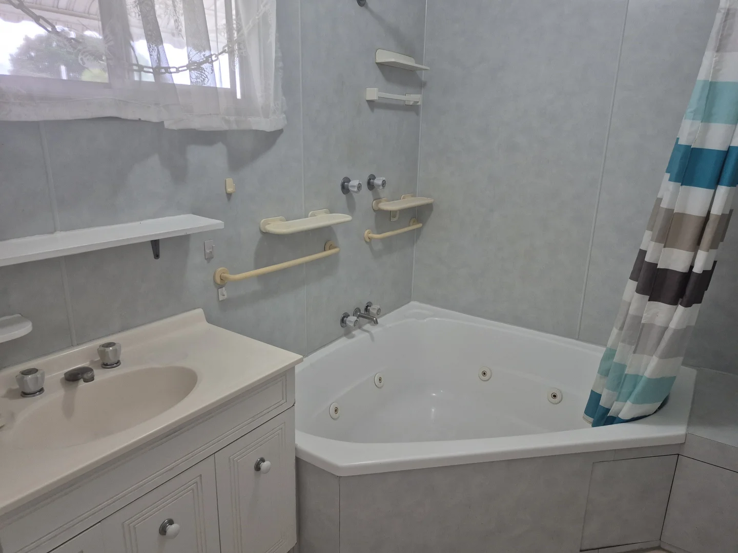 Additional image 8 of 2/4 Bedsor Street, Kin Kora QLD 4680