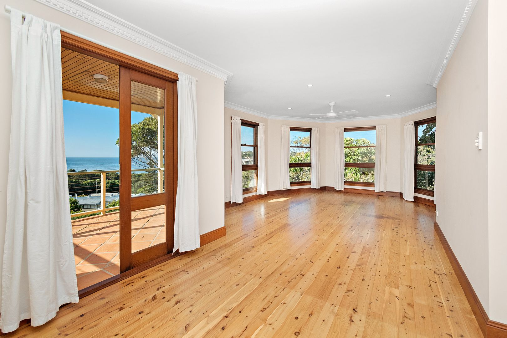 9 Park Avenue, Avalon Beach NSW 2107, Image 2