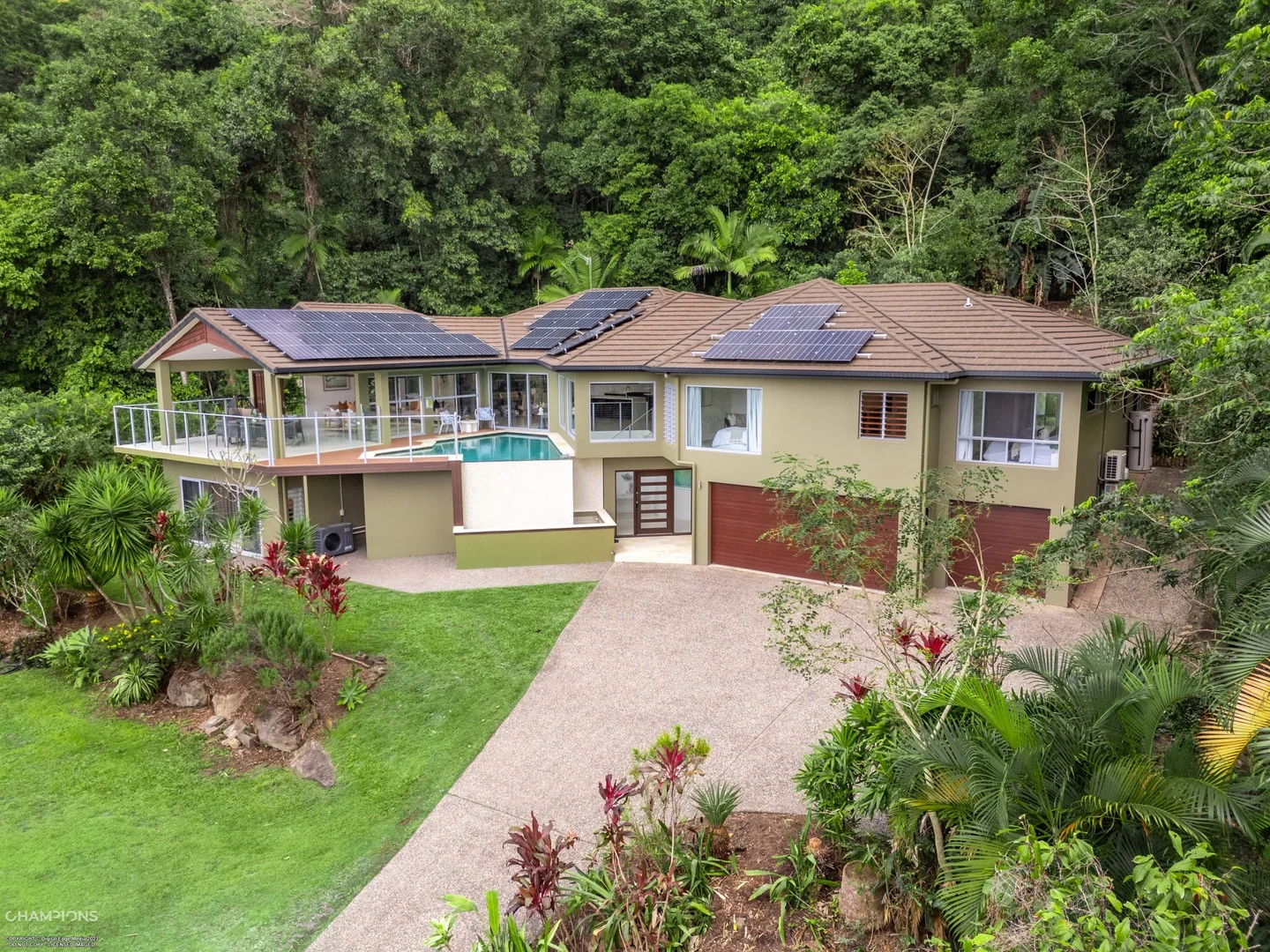 3 Juno Close, Mooroobool QLD 4870