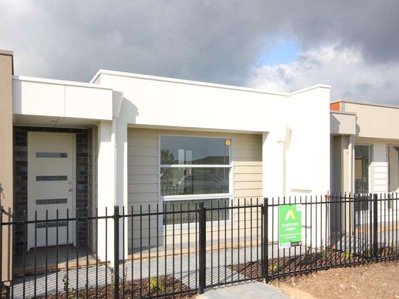 3 bedrooms House in 3 Shore Lane WOODCROFT SA, 5162