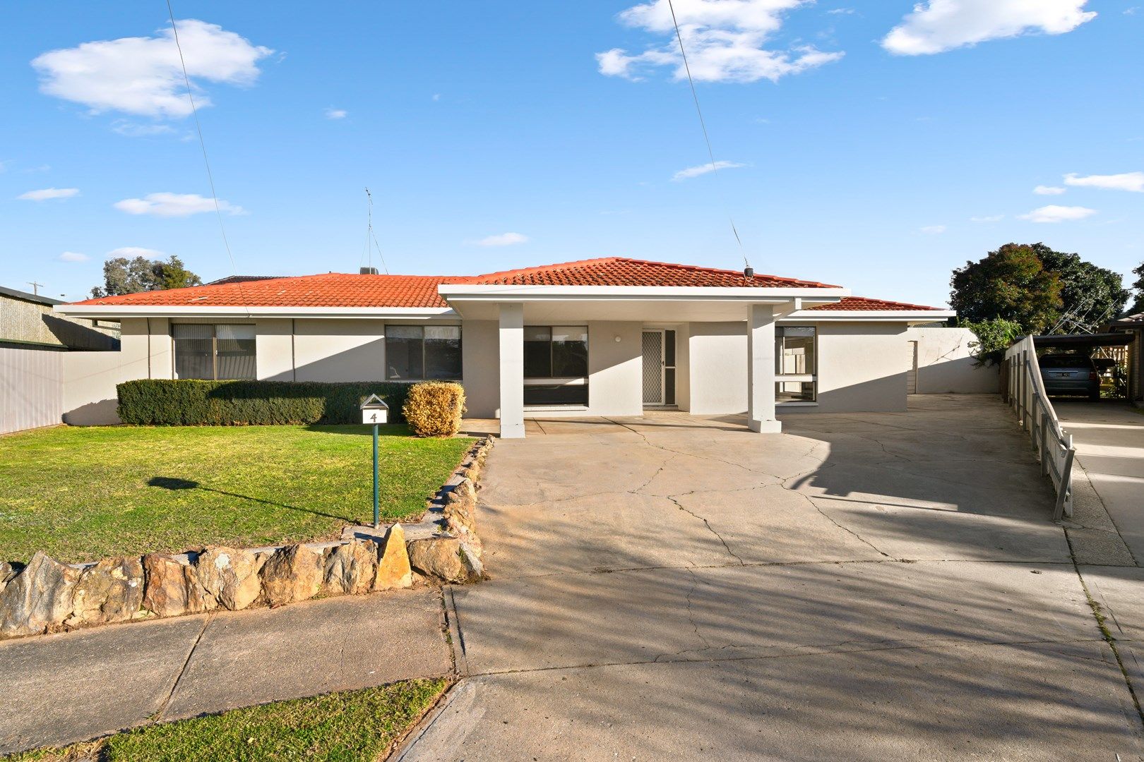 4 Diosma Court, Wodonga VIC 3690, Image 0