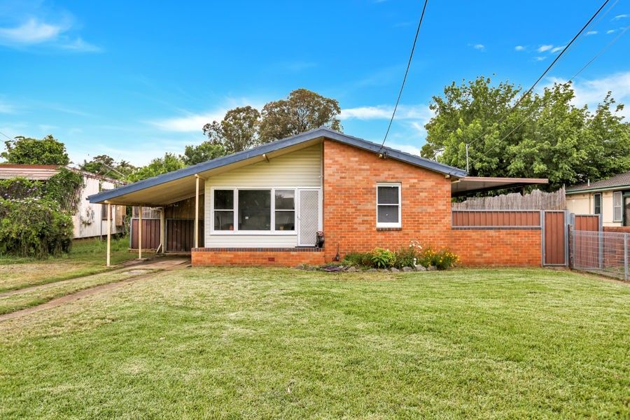 32 Lingayen Avenue, Lethbridge Park NSW 2770, Image 1