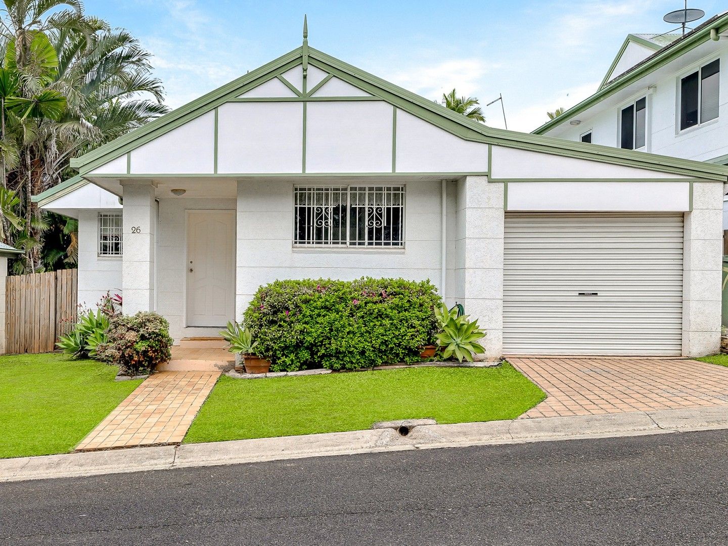 2 bedrooms Apartment / Unit / Flat in 26/87 Macilwraith Street MANOORA QLD, 4870