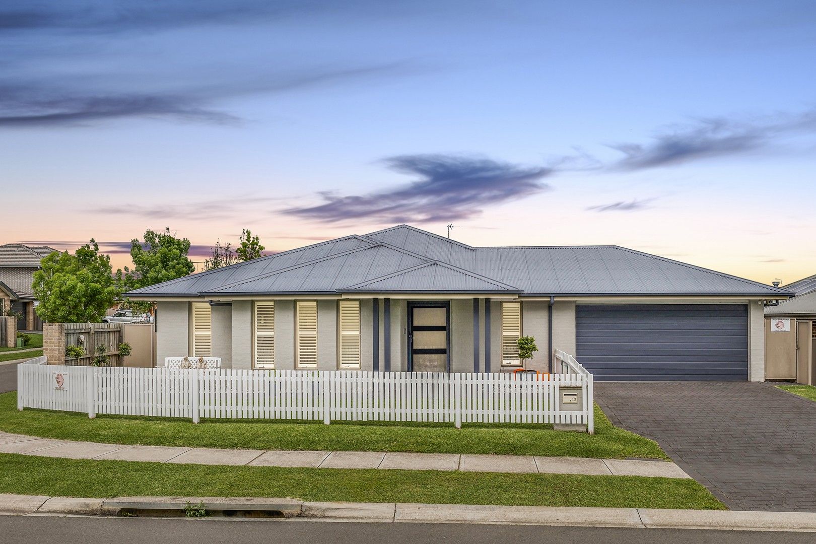4 bedrooms House in 13 Spring Farm Drive SPRING FARM NSW, 2570