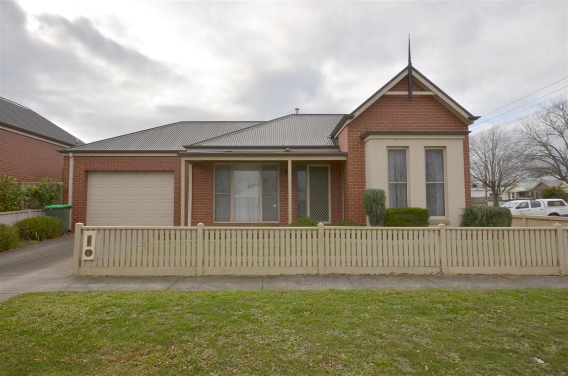800 South Street Ballarat Central Vic 3350 House For Rent 370 Domain