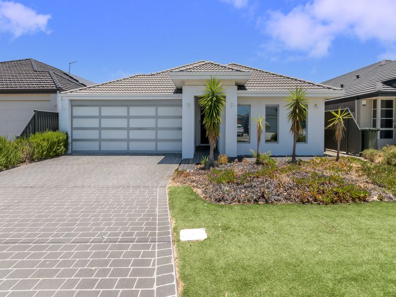 4 bedrooms House in 12 Karinga Way HARRISDALE WA, 6112