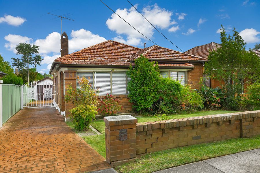 16 Norfolk Avenue, Beverly Hills NSW 2209