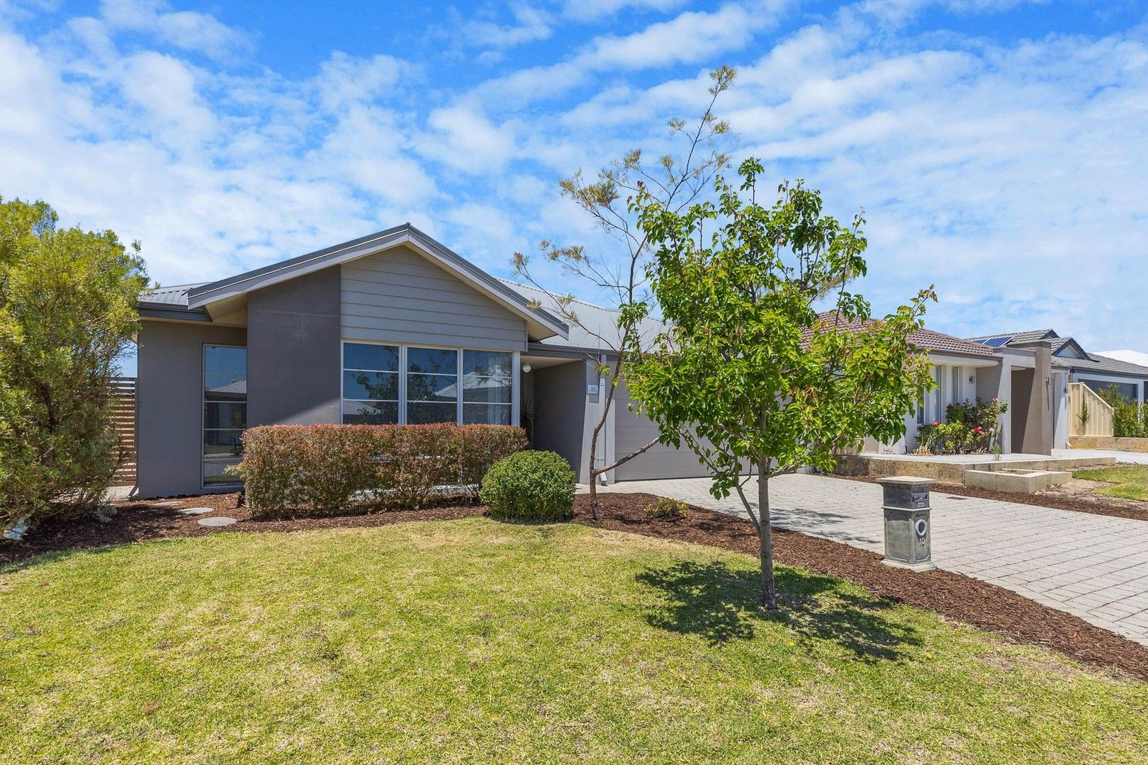 4 bedrooms House in 10 Pipistrelle Avenue BALDIVIS WA, 6171