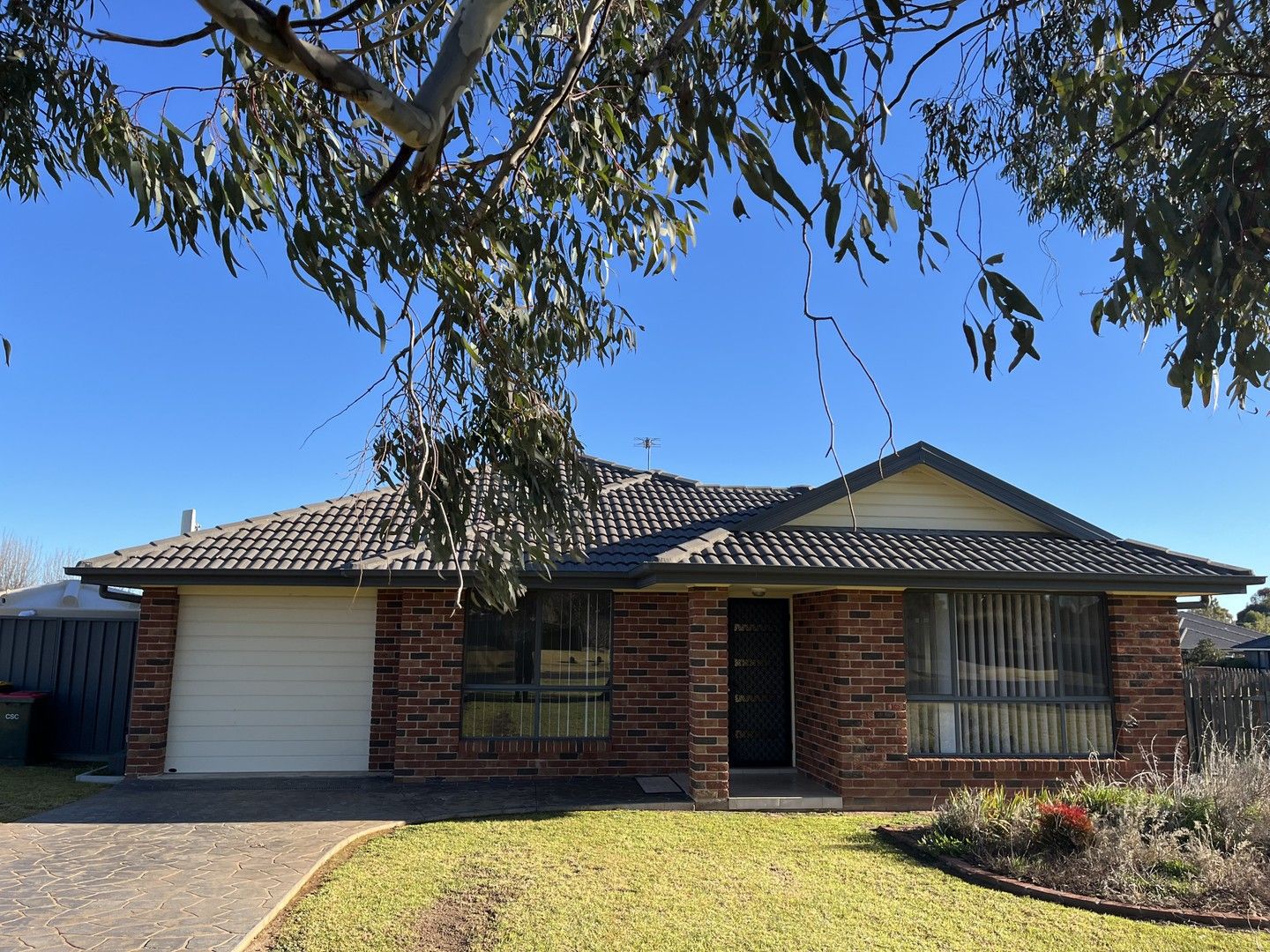 13a Mary Angove Crescent, Cootamundra NSW 2590 House For Rent 450