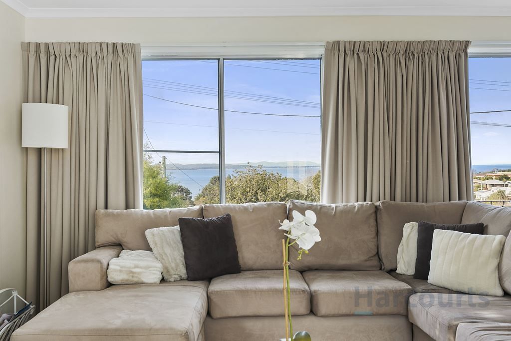 2/241A Roslyn Ave, Blackmans Bay TAS 7052, Image 2