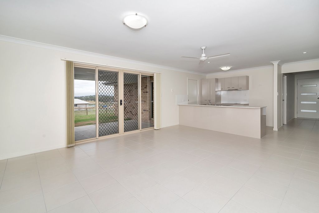 17 Rosella Gardens Drive, Meringandan West QLD 4352, Image 2