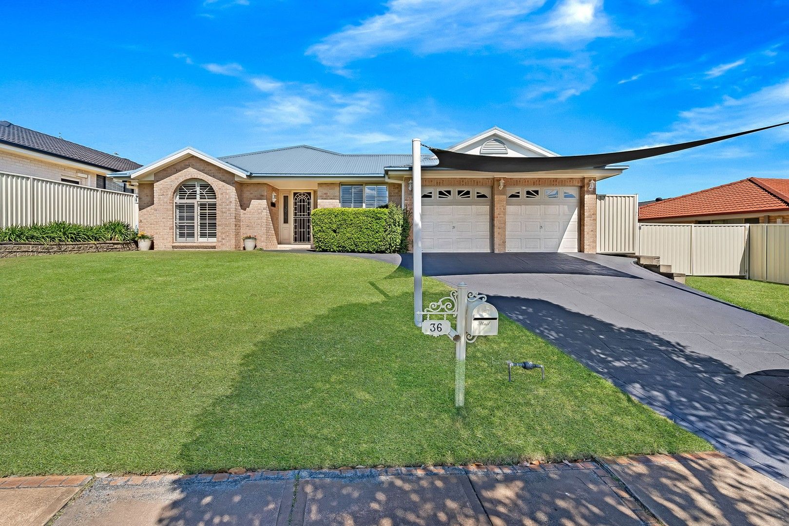 5 bedrooms House in 36 Peppercorn Avenue WOONGARRAH NSW, 2259