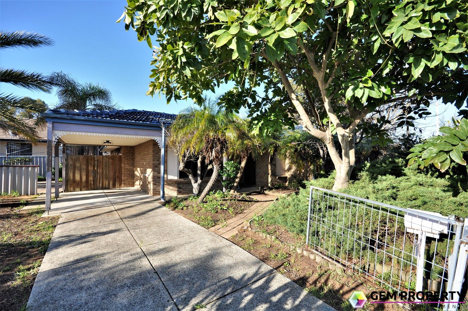3 bedrooms House in 1 Barker Court PARMELIA WA, 6167
