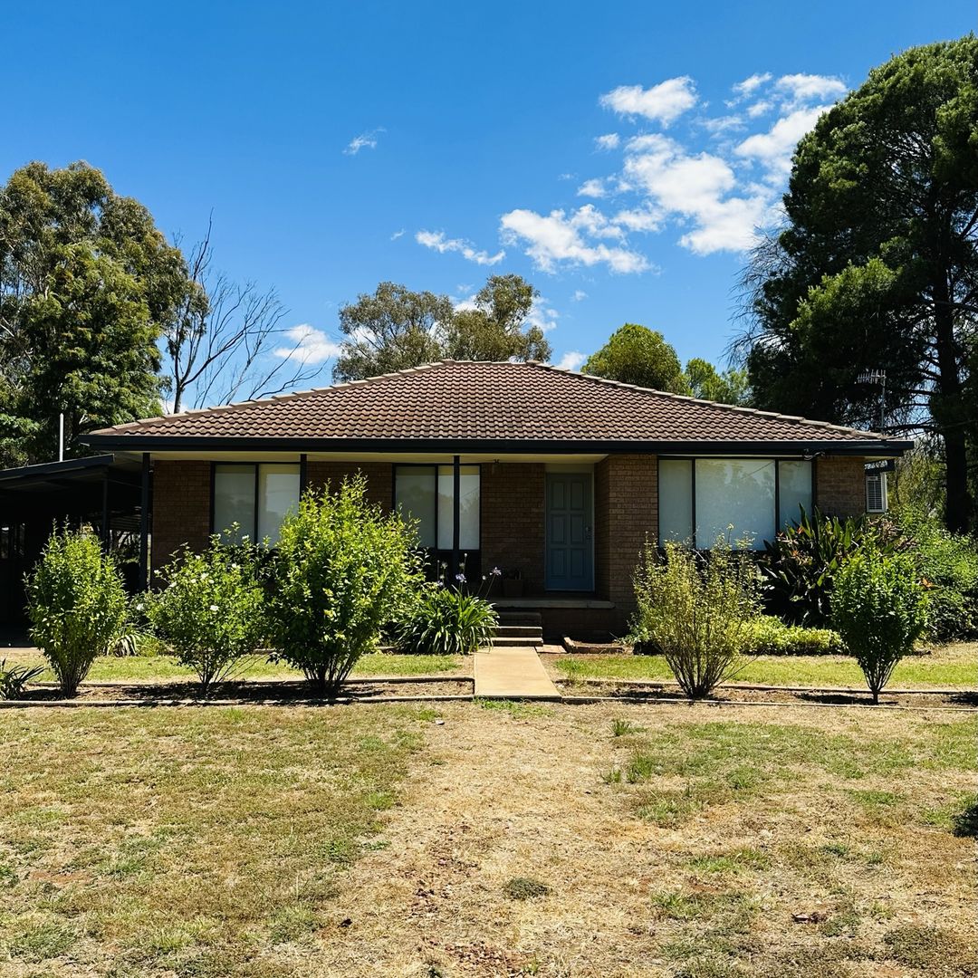 68 Henry Parkes Way, Condobolin Property History & Address Research