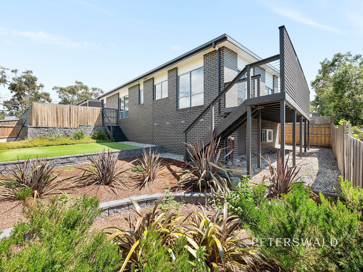 2 bedrooms Villa in 4/8 Powell Road BLACKMANS BAY TAS, 7052