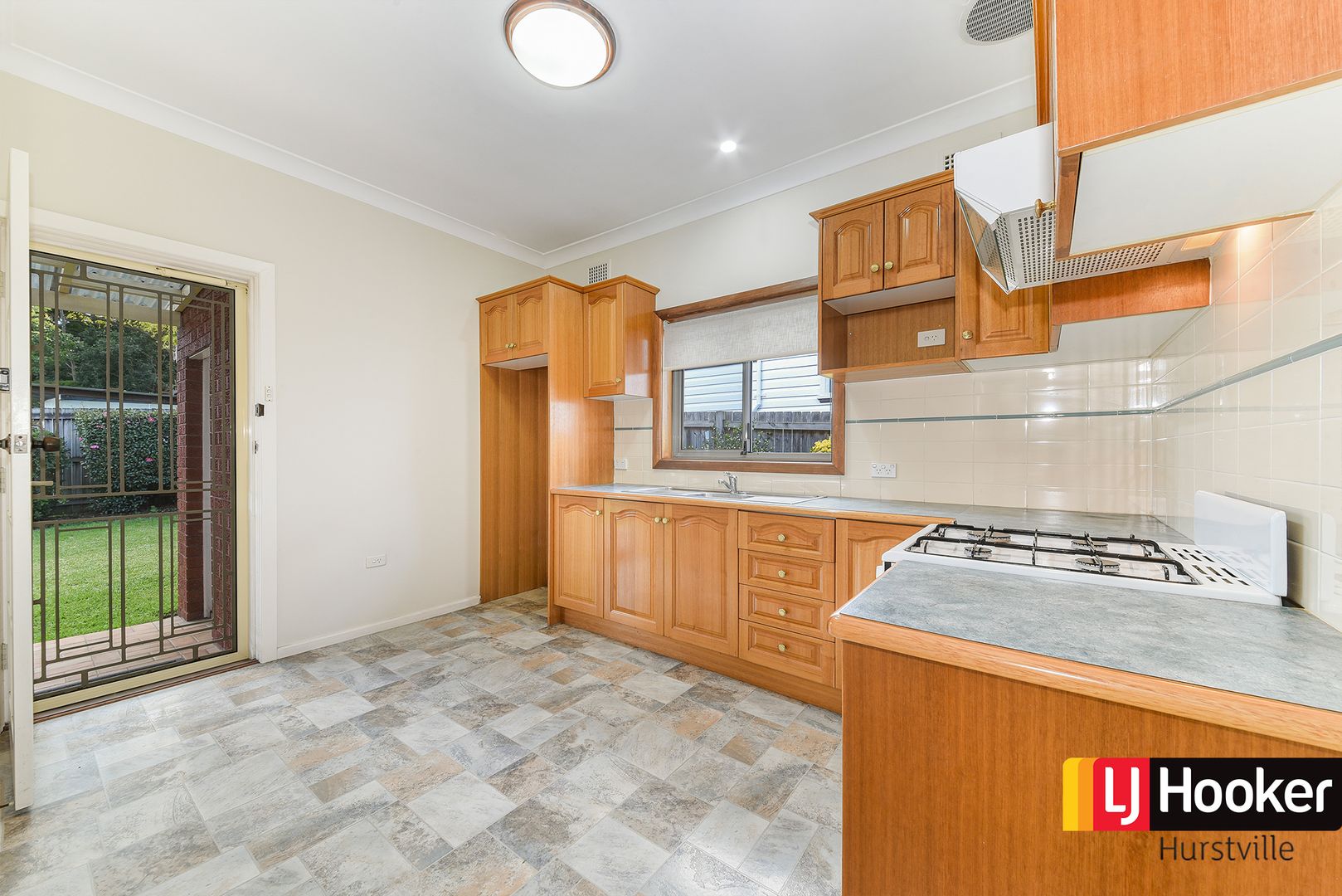 6 Pineview Avenue, Roselands NSW 2196, Image 1