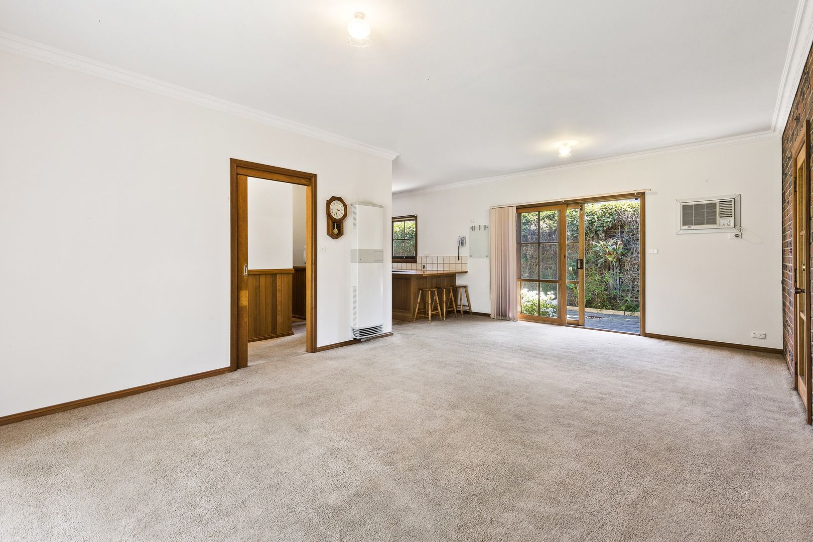 2/9 Ward Avenue, Oakleigh South VIC 3167, Image 2