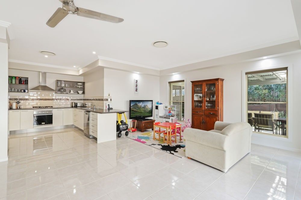 6 Paynters Pocket Avenue, Palmwoods QLD 4555, Image 1