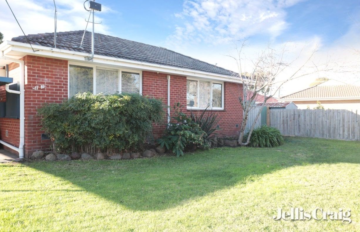 3 bedrooms Apartment / Unit / Flat in 4/17 Delacombe Court CHELTENHAM VIC, 3192