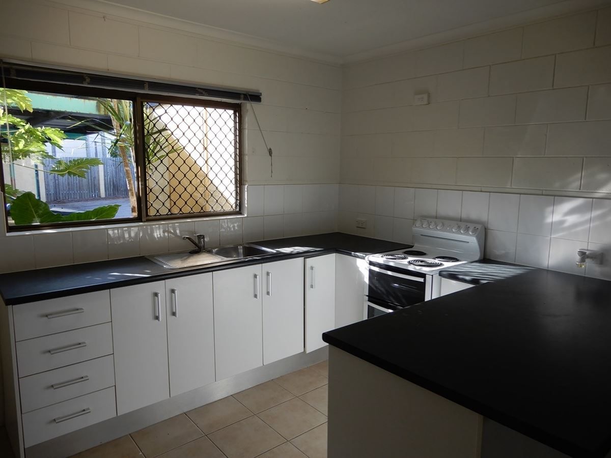 2 bedrooms Townhouse in 8/20-24 Palm Street HOLLOWAYS BEACH QLD, 4878