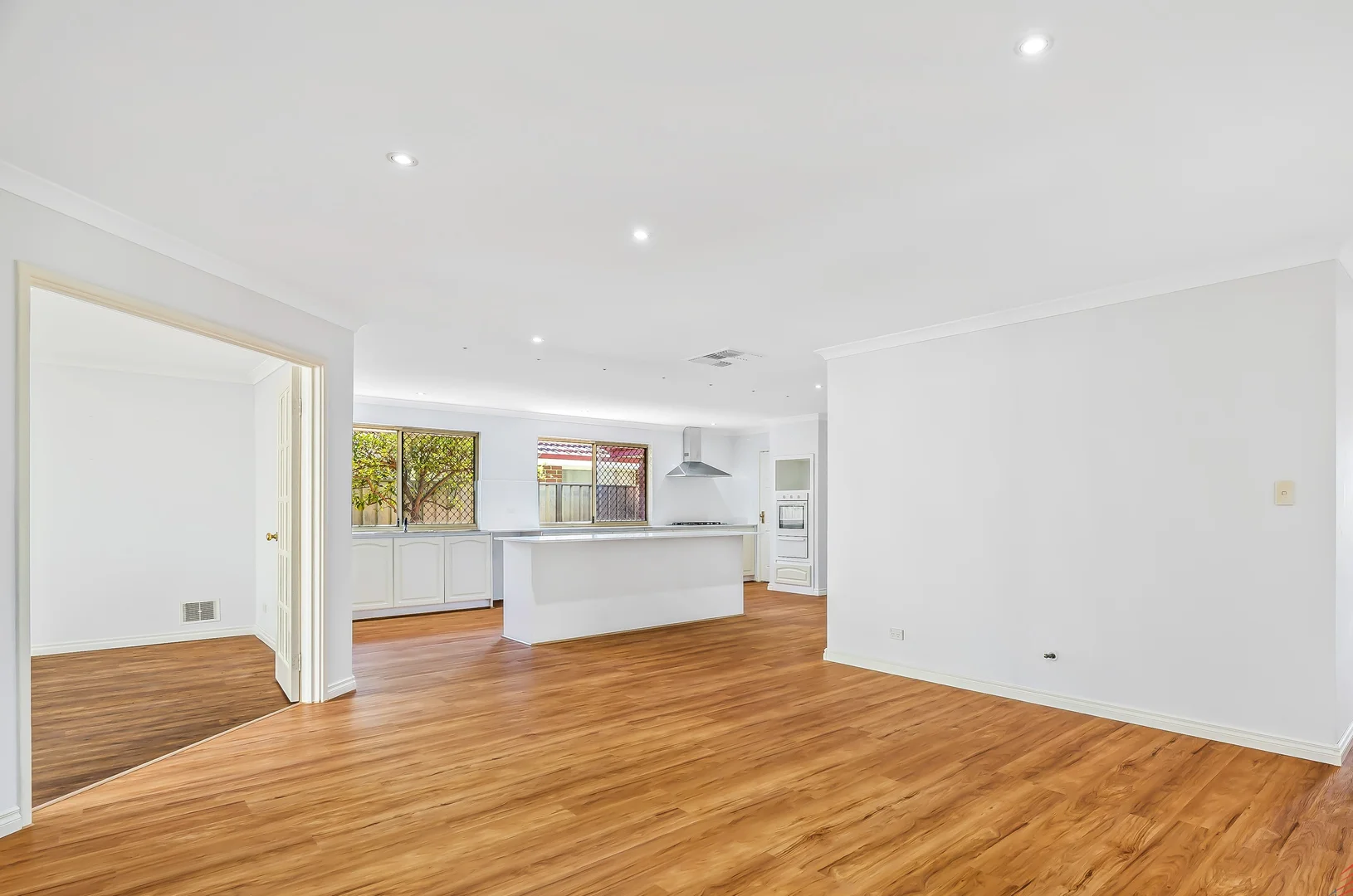 Additional image 8 of 18 Lakehurst Way, Atwell WA 6164