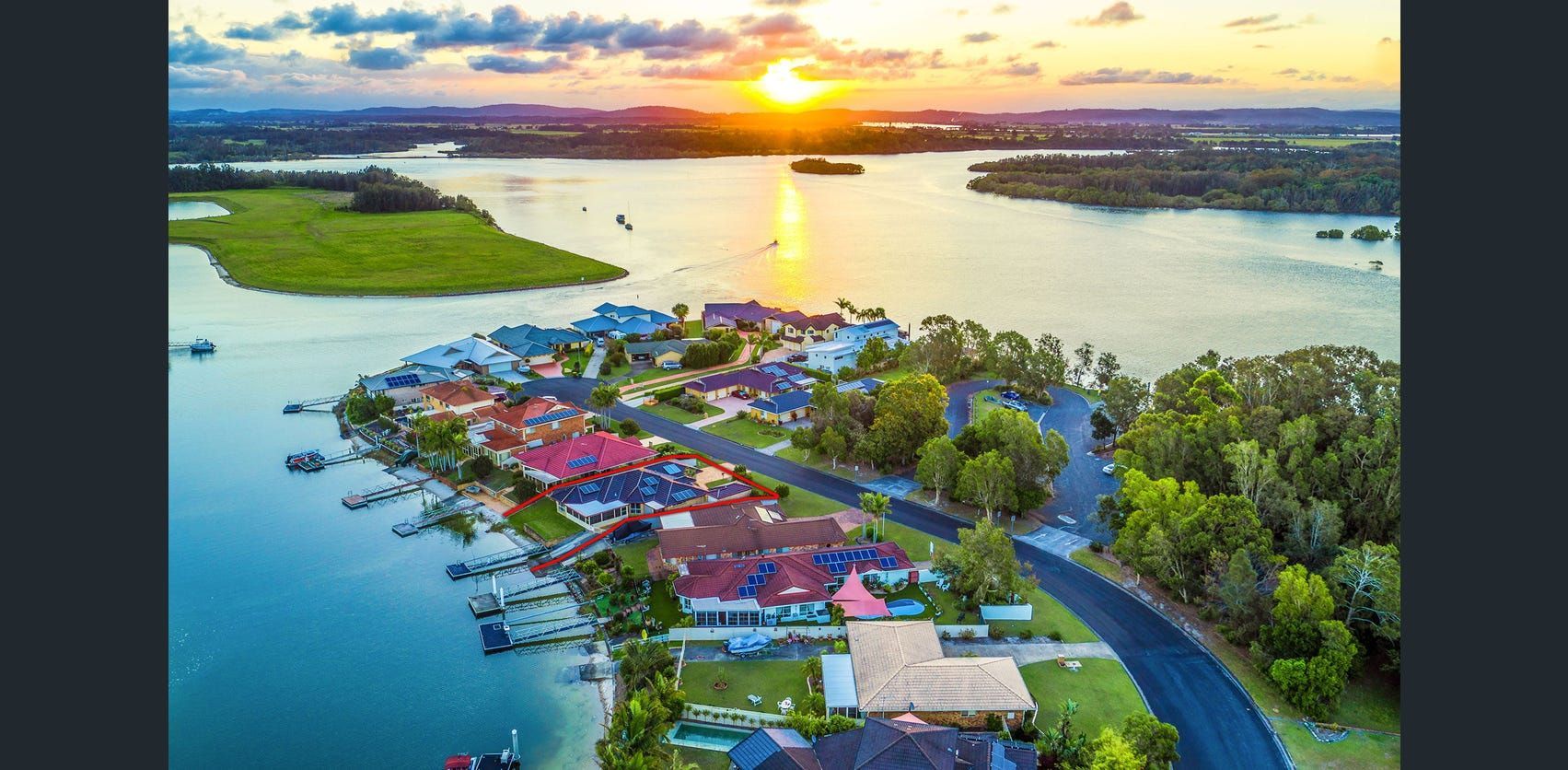 3 bedrooms House in 89 WITONGA DRIVE YAMBA NSW, 2464