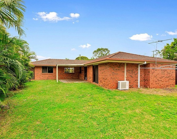 15 Thoms Crescent, Mount Warren Park QLD 4207