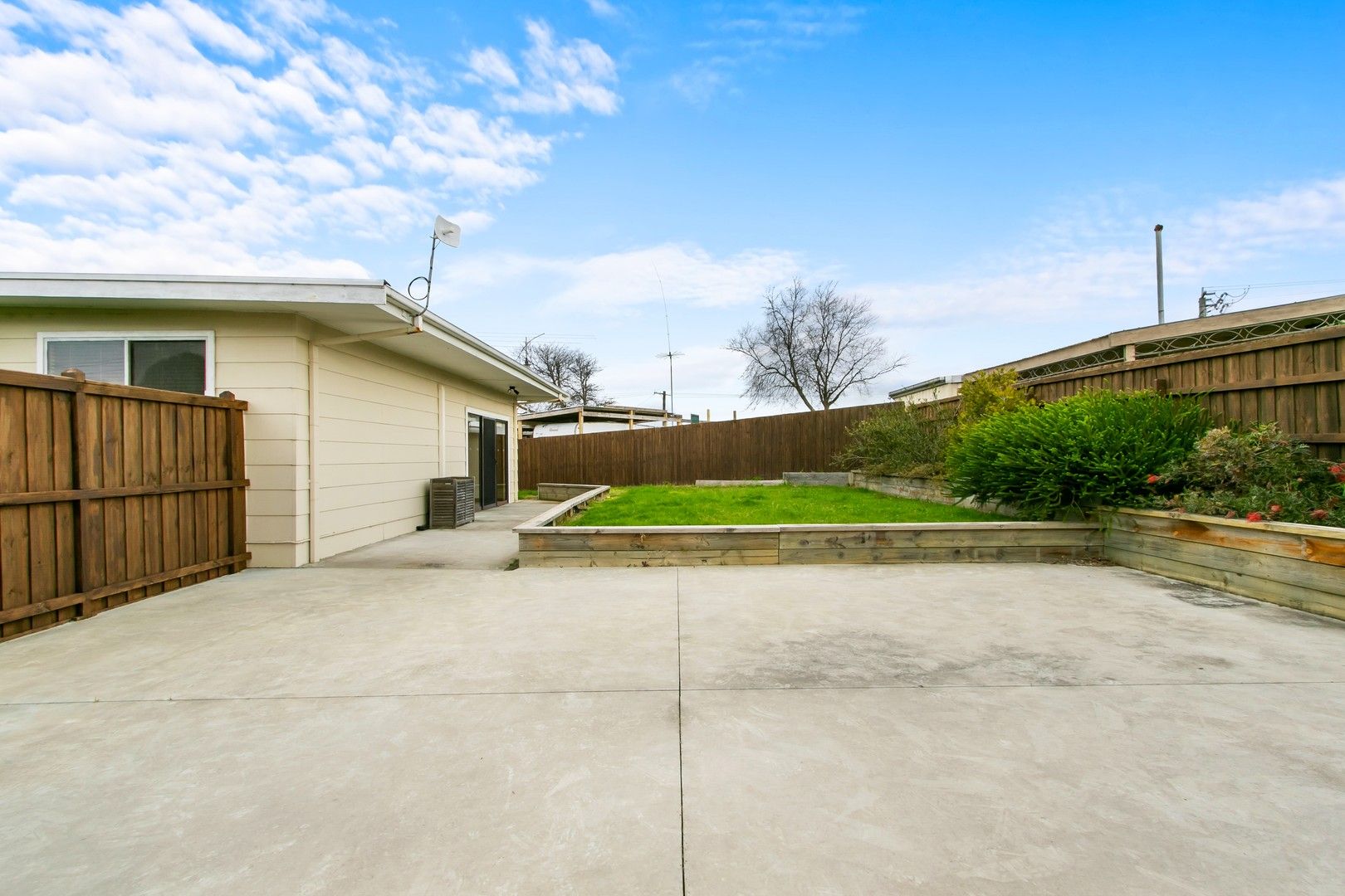 3 bedrooms House in 2 Churchill Rd MORWELL VIC, 3840