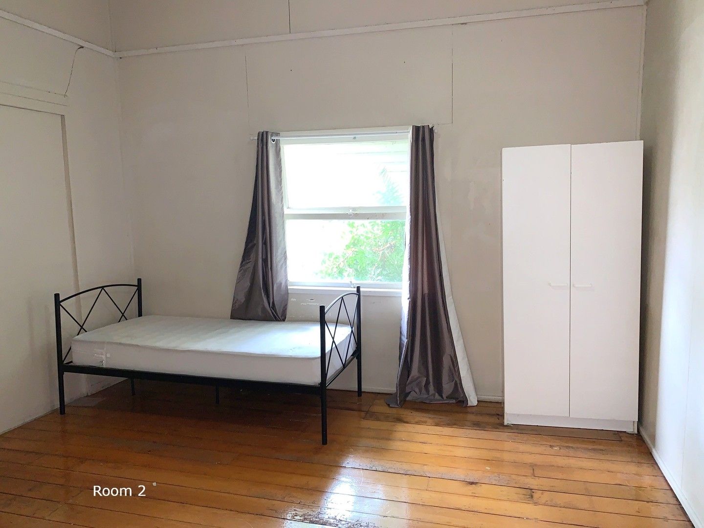 Studio in Room/20 Beaconsfield Street, HIGHGATE HILL QLD, 4101