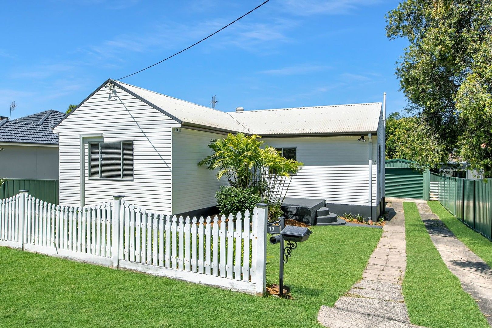 17 Howell Street, Kotara NSW 2289, Image 0