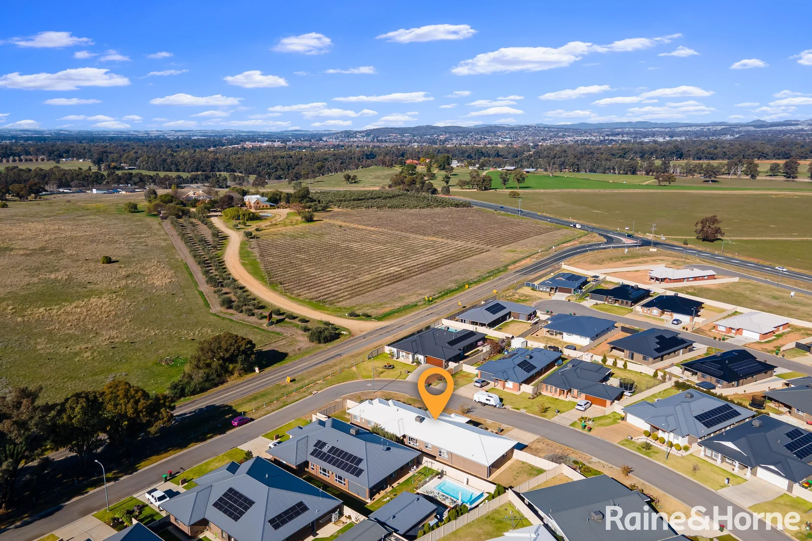 Additional image 19 of 10 Kentucky Crescent, Gobbagombalin NSW 2650