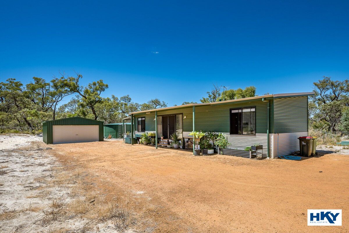 77 Salmon Gum Crescent, Chittering WA 6084, Image 2