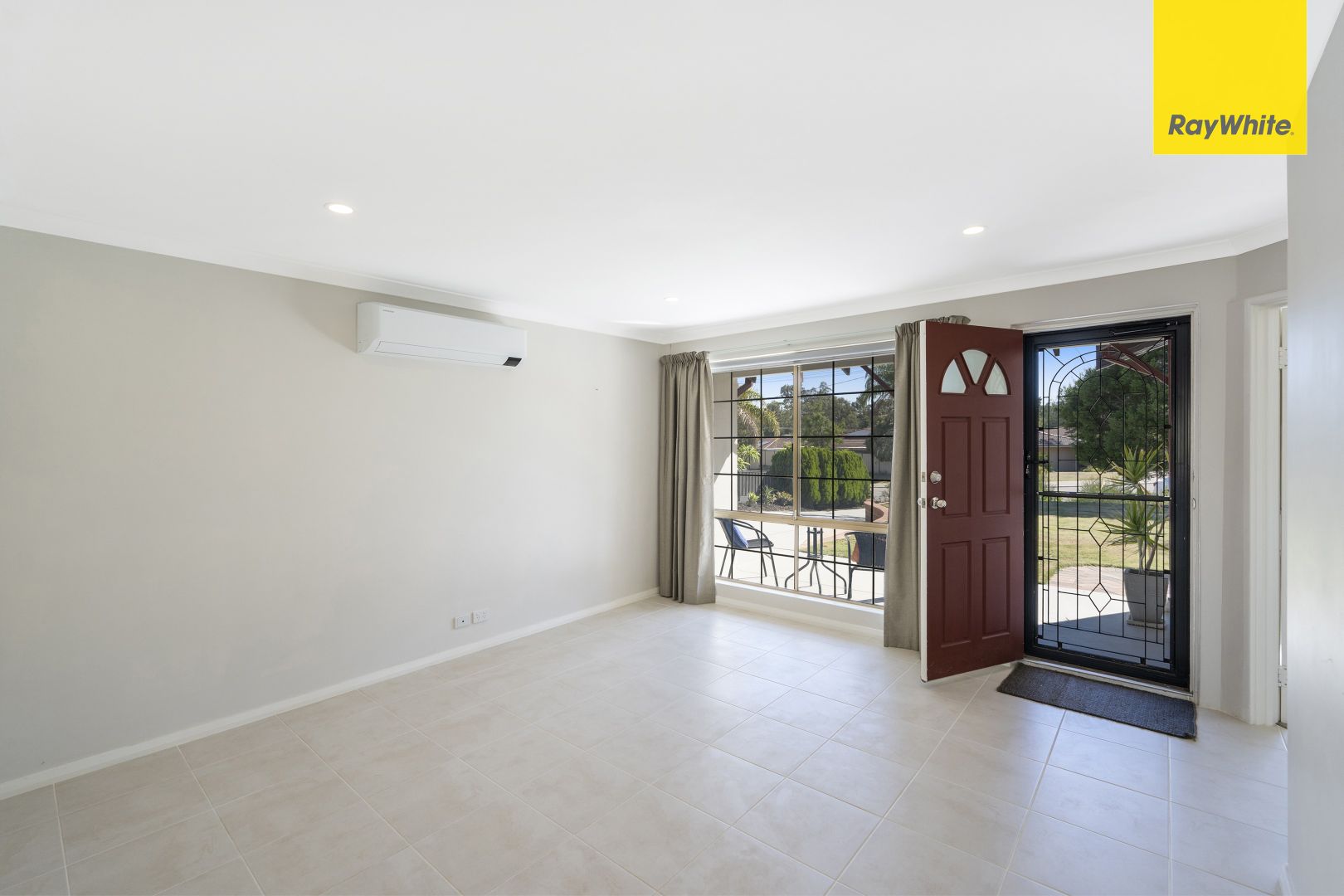 83 Natham Square, Swan View WA 6056, Image 2