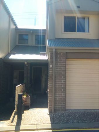 3 bedrooms Townhouse in Unit 8 439 Elizabeth Avenue KIPPA-RING QLD, 4021