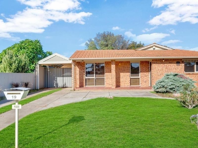 3 bedrooms House in 19 Baru Street POORAKA SA, 5095