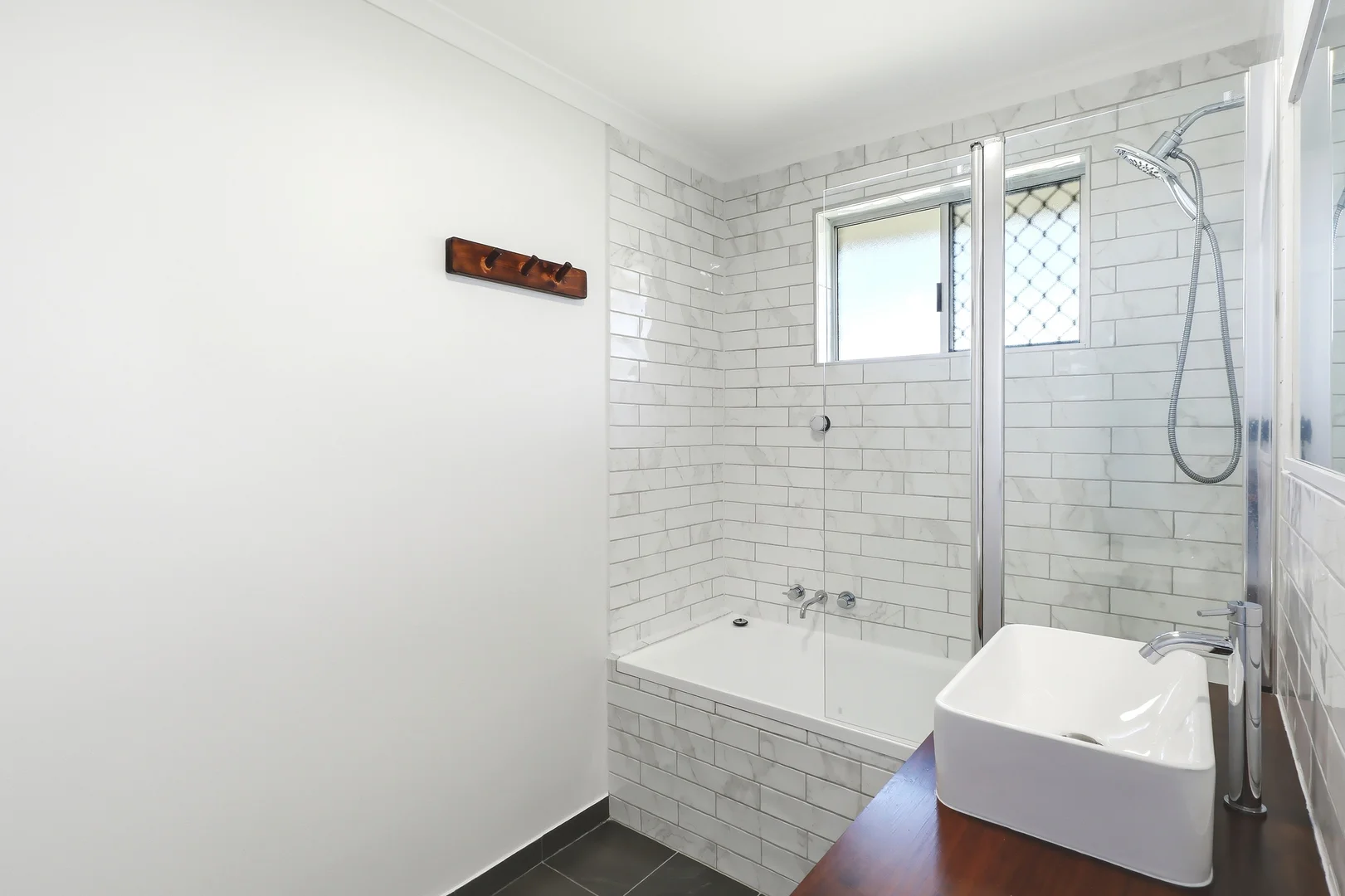 Additional image 9 of 717 Boat Harbour Drive, Urangan QLD 4655