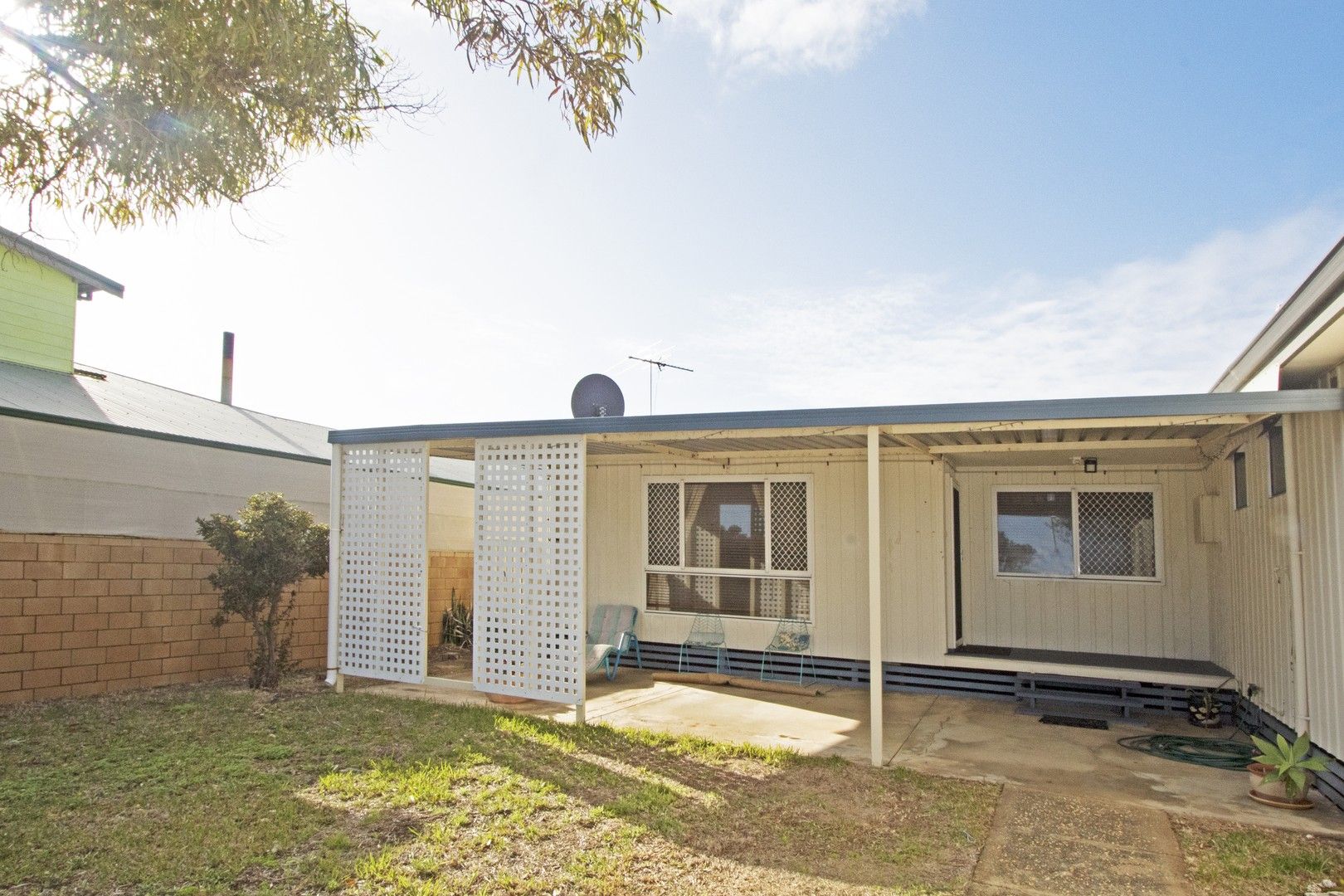 3 bedrooms House in 82 Thomas Street LEEMAN WA, 6514