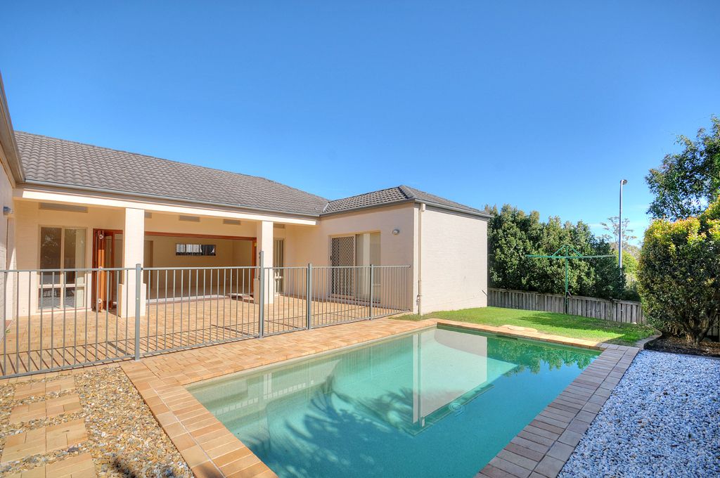 4 bedrooms House in 32 Majorca Crescent VARSITY LAKES QLD, 4227