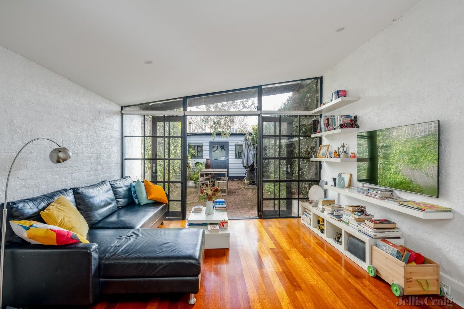 2 bedrooms House in 527 Brunswick Street FITZROY NORTH VIC, 3068