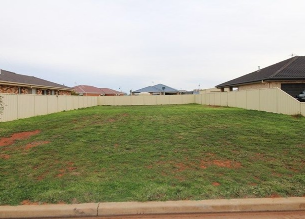 10 Graves Place, Griffith NSW 2680