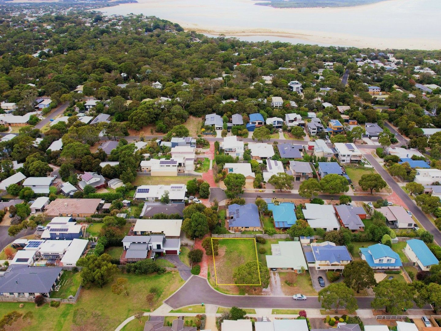 Vacant land in 16 Regatta Place, INVERLOCH VIC, 3996